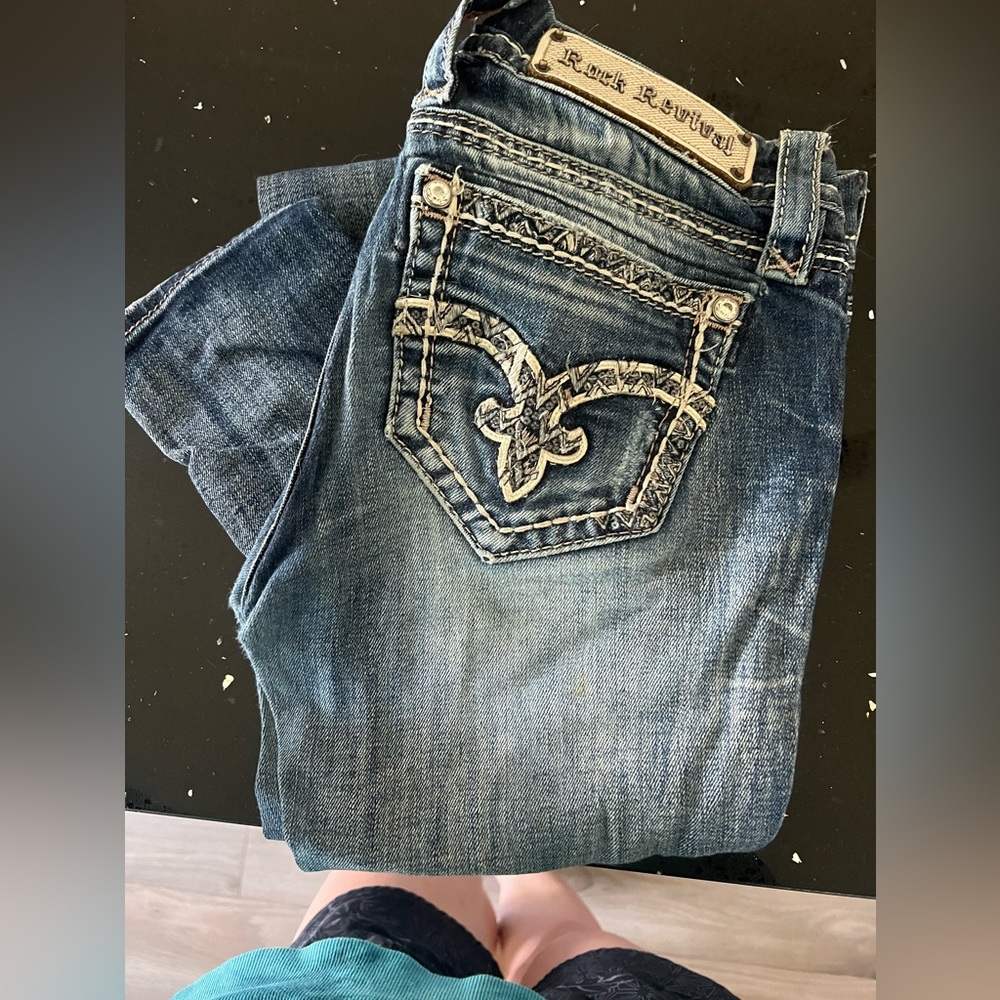 Size 25 skinny rock revival jeans length is a 30